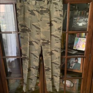 Banana Republic size 8 Ryan Camo slacks